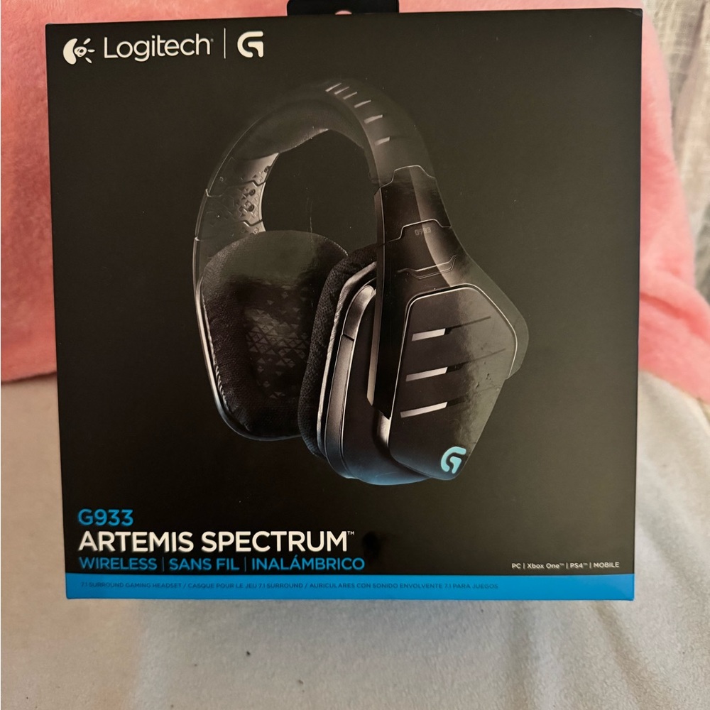 Logitech G933 Wireless Headset - Black and Blue